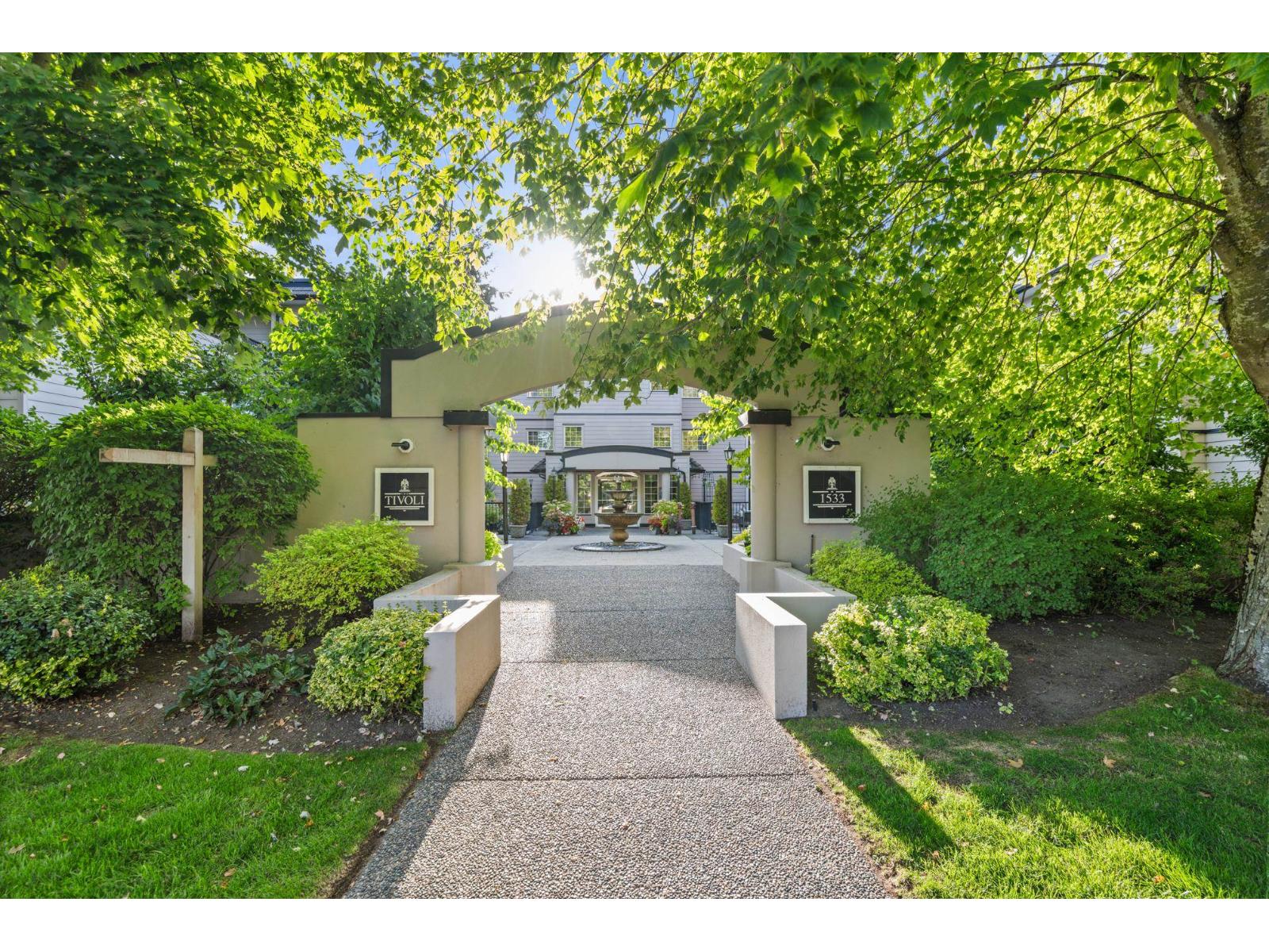 Photo 3 of 301 1533 Best Street, White Rock BC