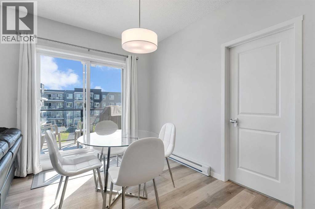 Photo 10 of 1311 33 Carringham Gate Nw, Calgary AB