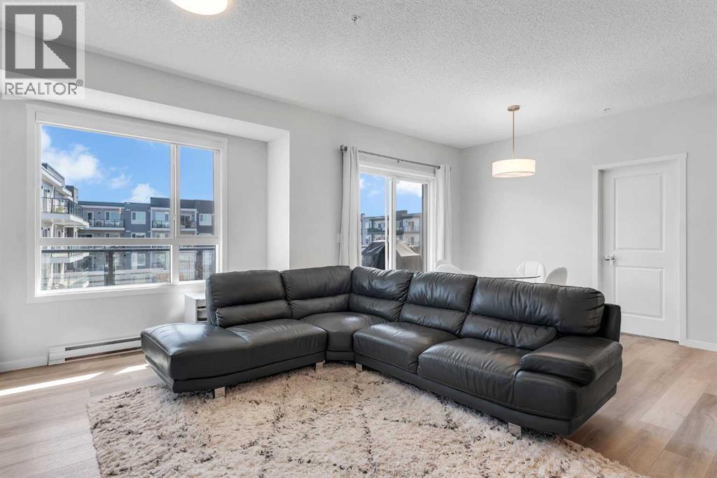 Photo 11 of 1311 33 Carringham Gate Nw, Calgary AB