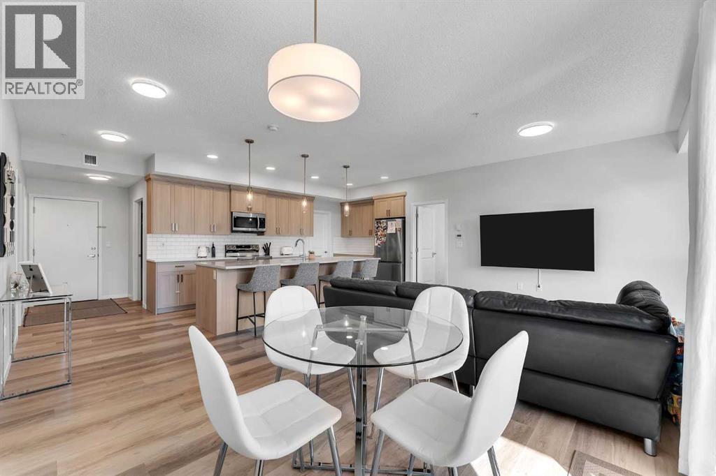 Photo 14 of 1311 33 Carringham Gate Nw, Calgary AB