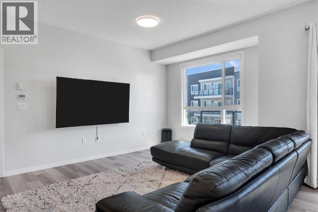 Photo 12 of 1311 33 Carringham Gate Nw, Calgary AB