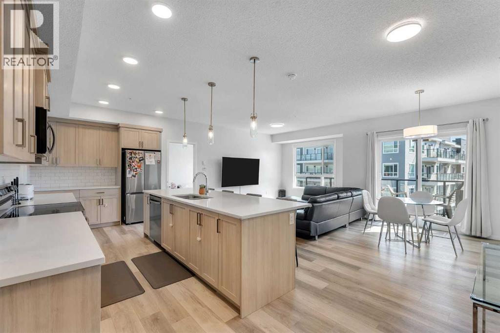 Photo 8 of 1311 33 Carringham Gate Nw, Calgary AB