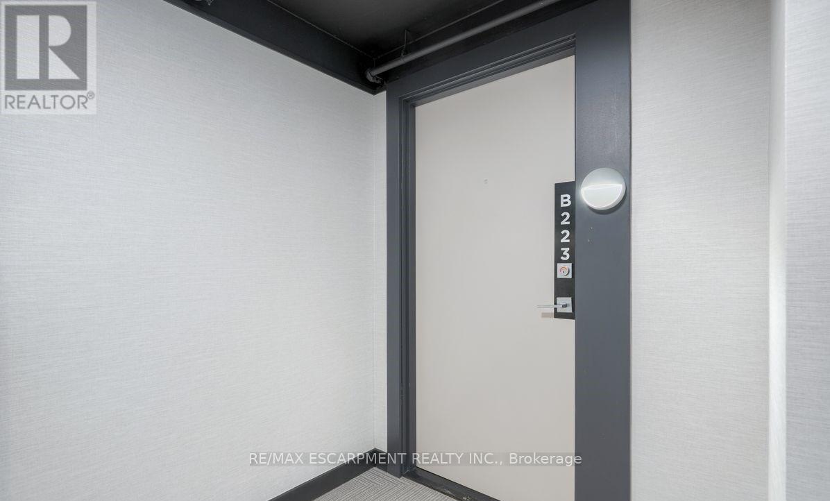 Photo 5 of B 223 1119 Cooke Boulevard, Burlington ON