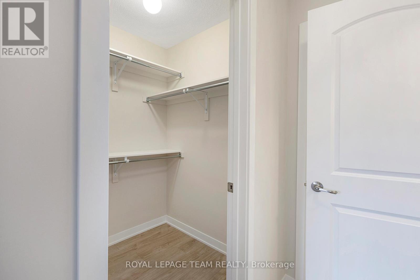 Photo 1 of 212 Parnian Pvt, Ottawa ON