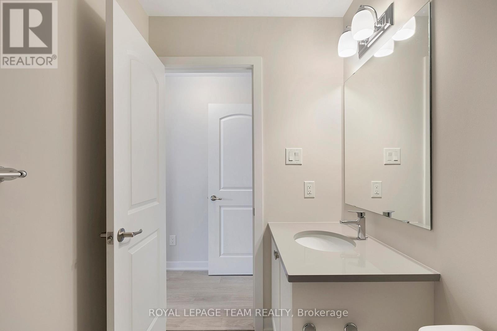 Photo 21 of 212 Parnian Pvt, Ottawa ON