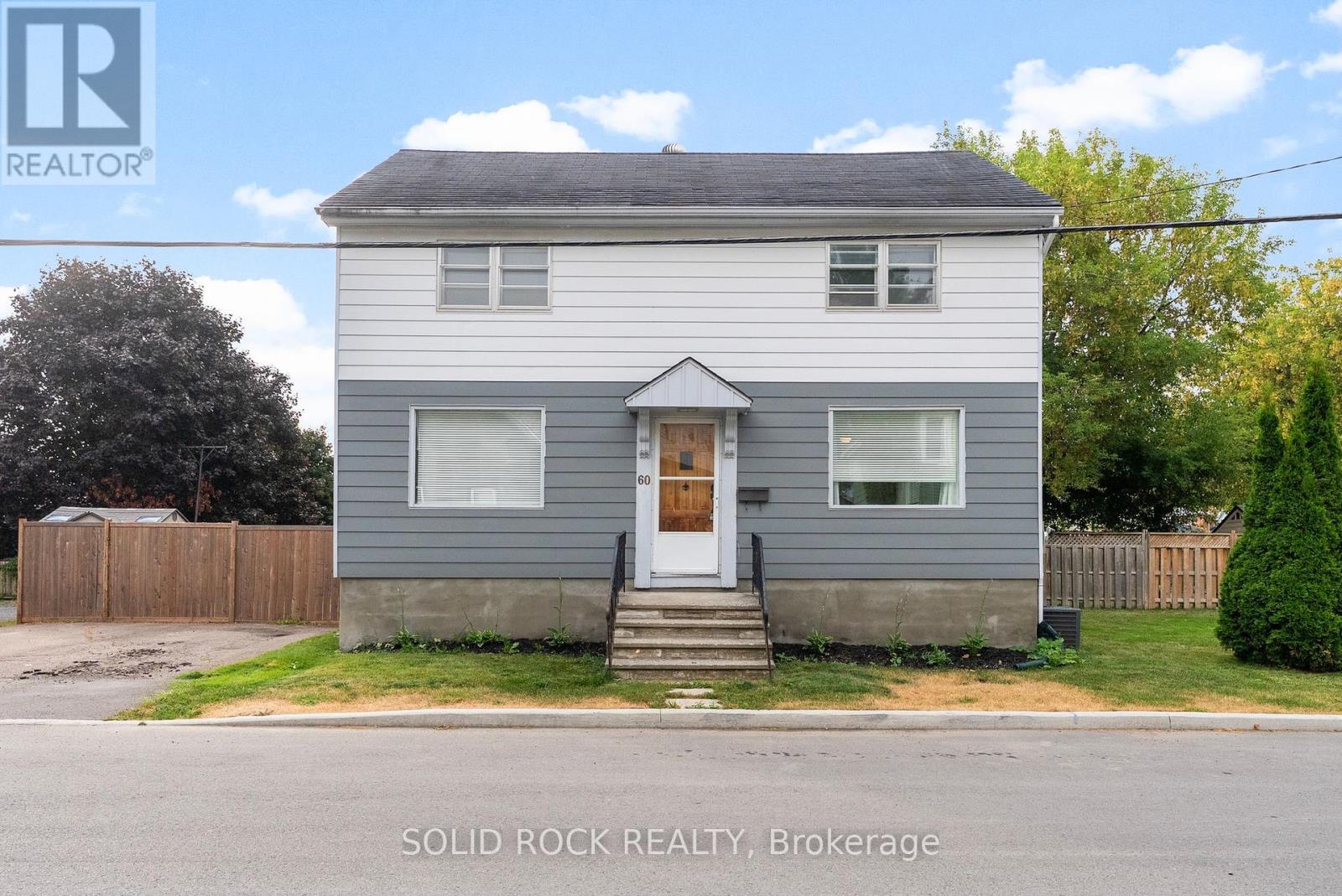 Photo 20 of 60 Hugh Street S, Arnprior ON