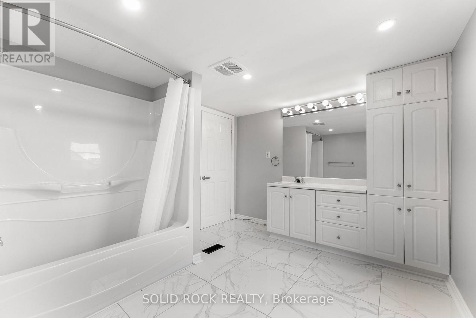 Photo 25 of 60 Hugh Street S, Arnprior ON