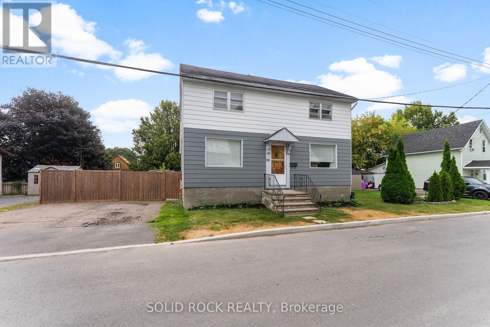 Photo 4 of 60 Hugh Street S, Arnprior ON