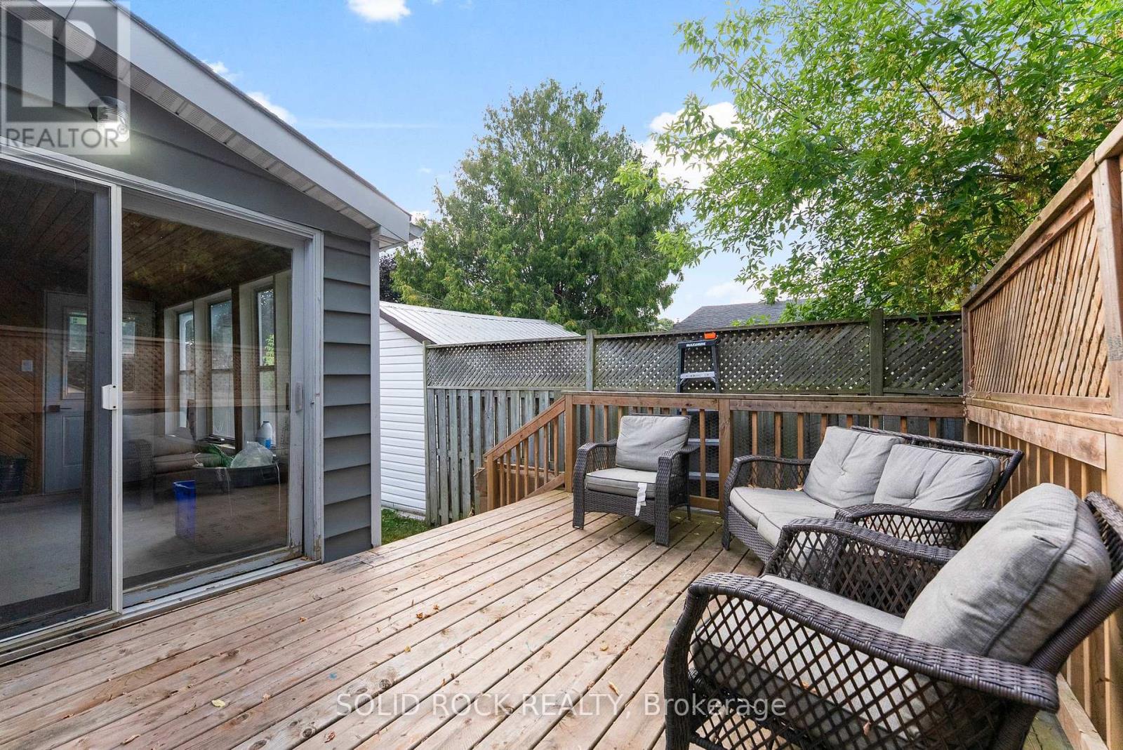 Photo 23 of 60 Hugh Street S, Arnprior ON