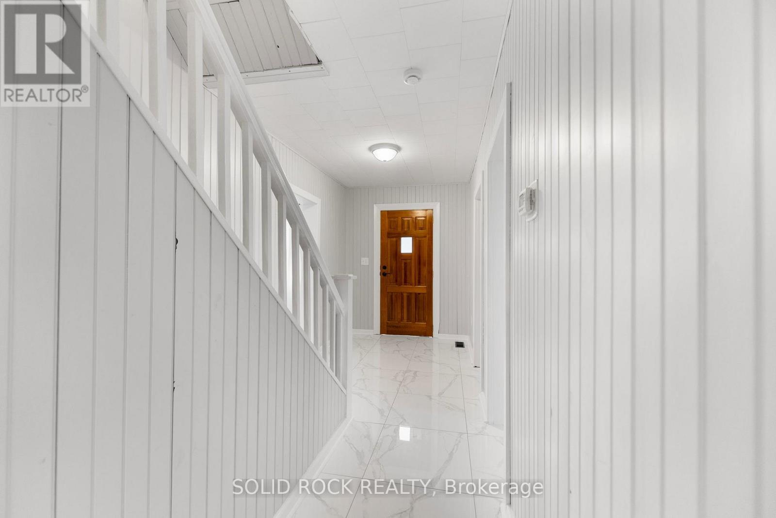 Photo 16 of 60 Hugh Street S, Arnprior ON