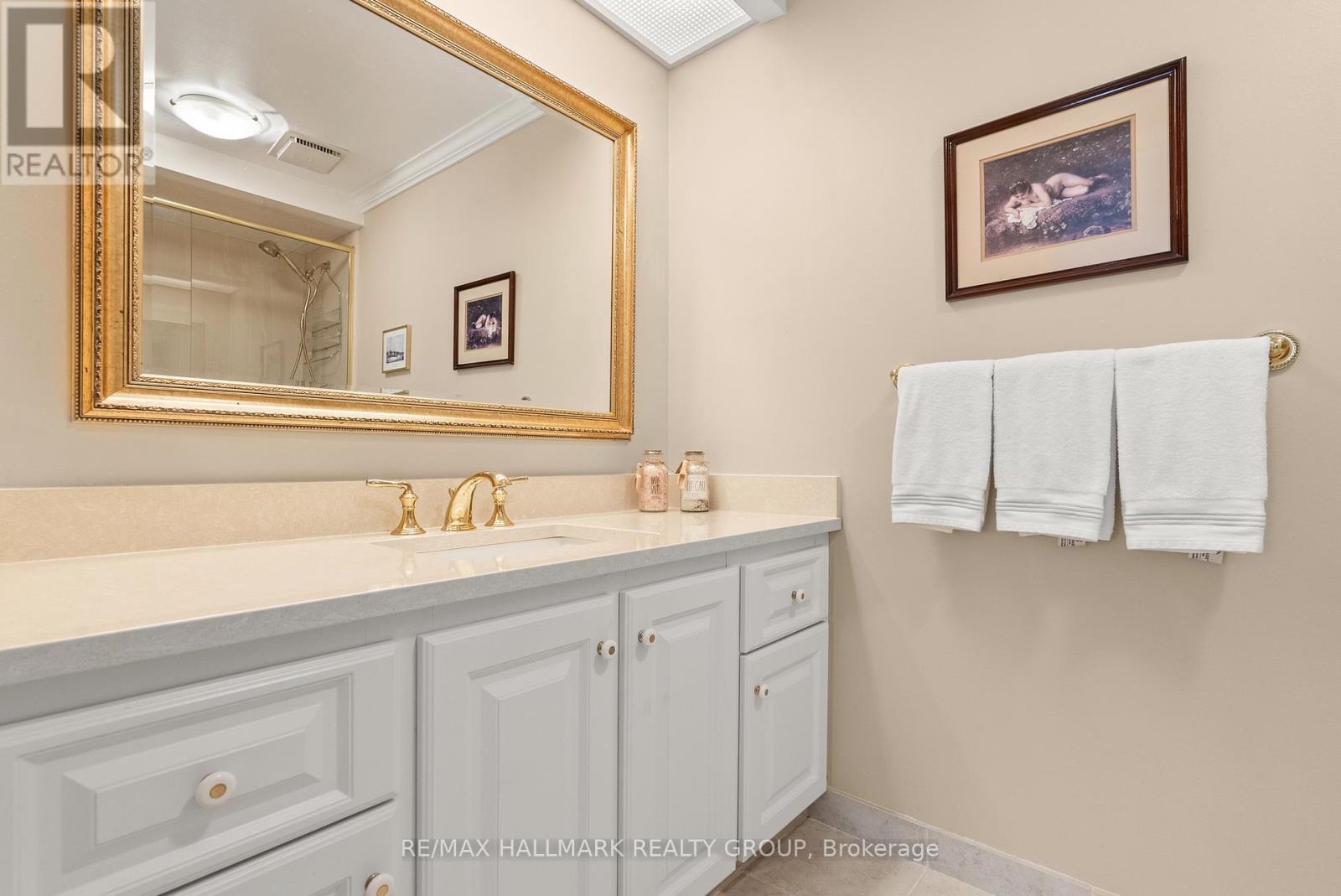 Photo 27 of 52 Knollsbrook Drive, Ottawa ON