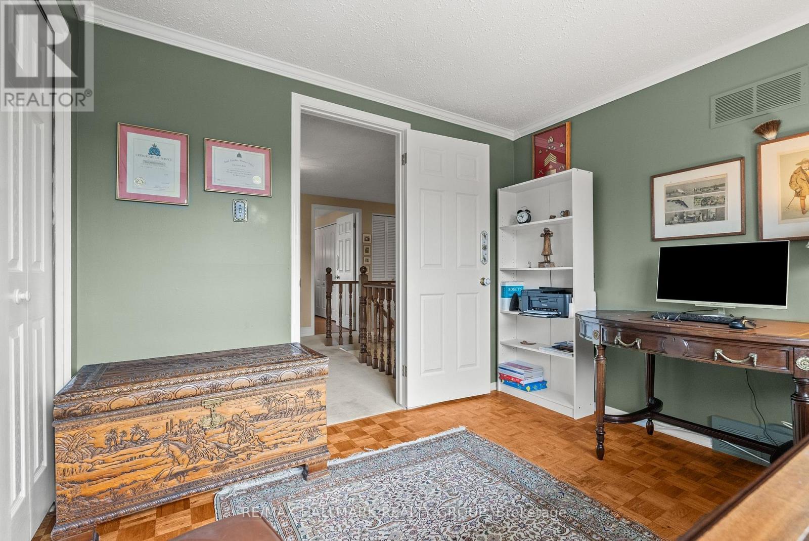 Photo 18 of 52 Knollsbrook Drive, Ottawa ON