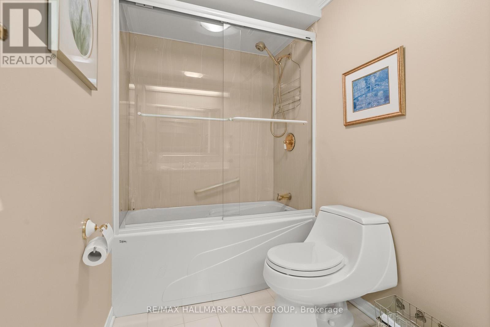 Photo 16 of 52 Knollsbrook Drive, Ottawa ON