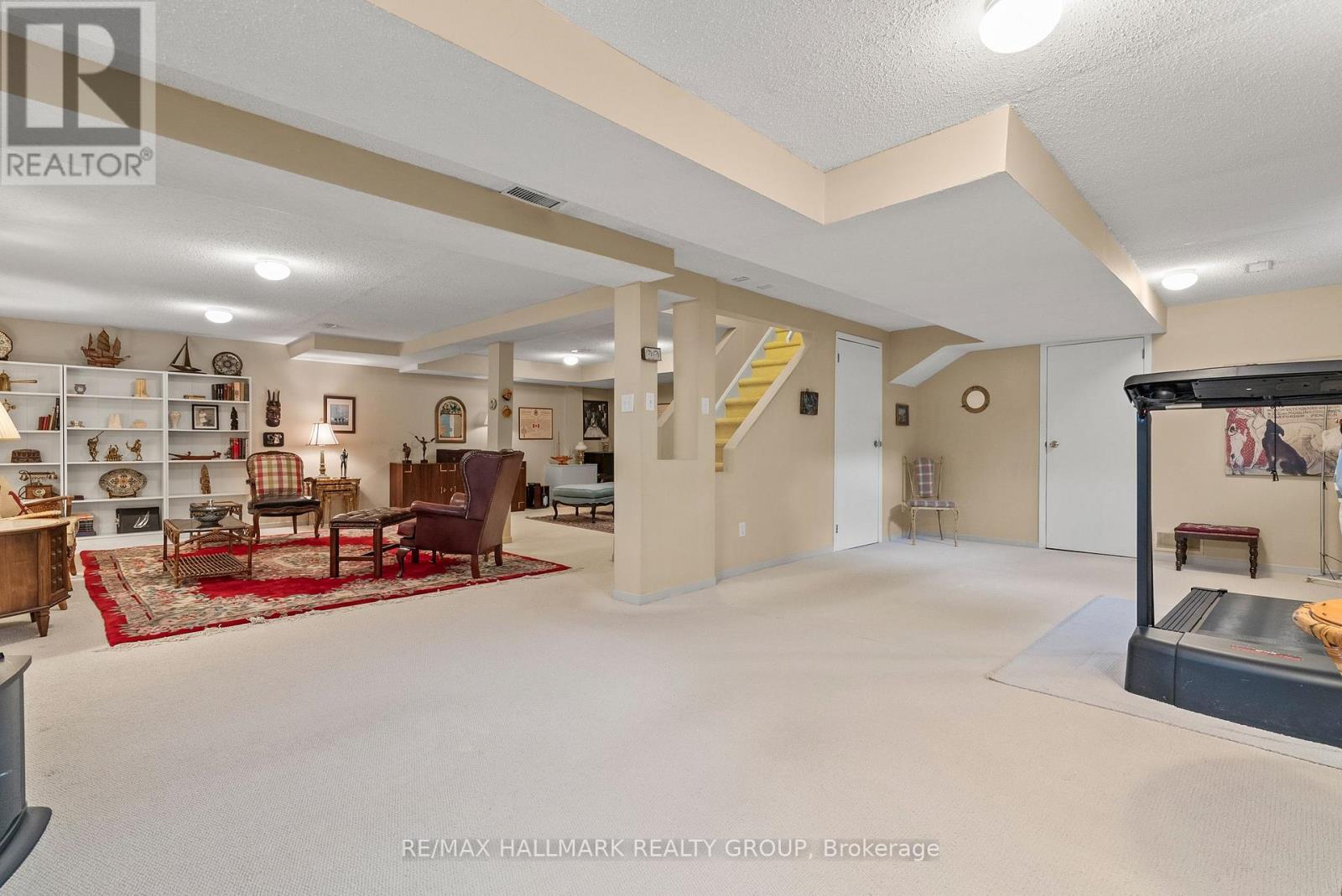 Photo 17 of 52 Knollsbrook Drive, Ottawa ON