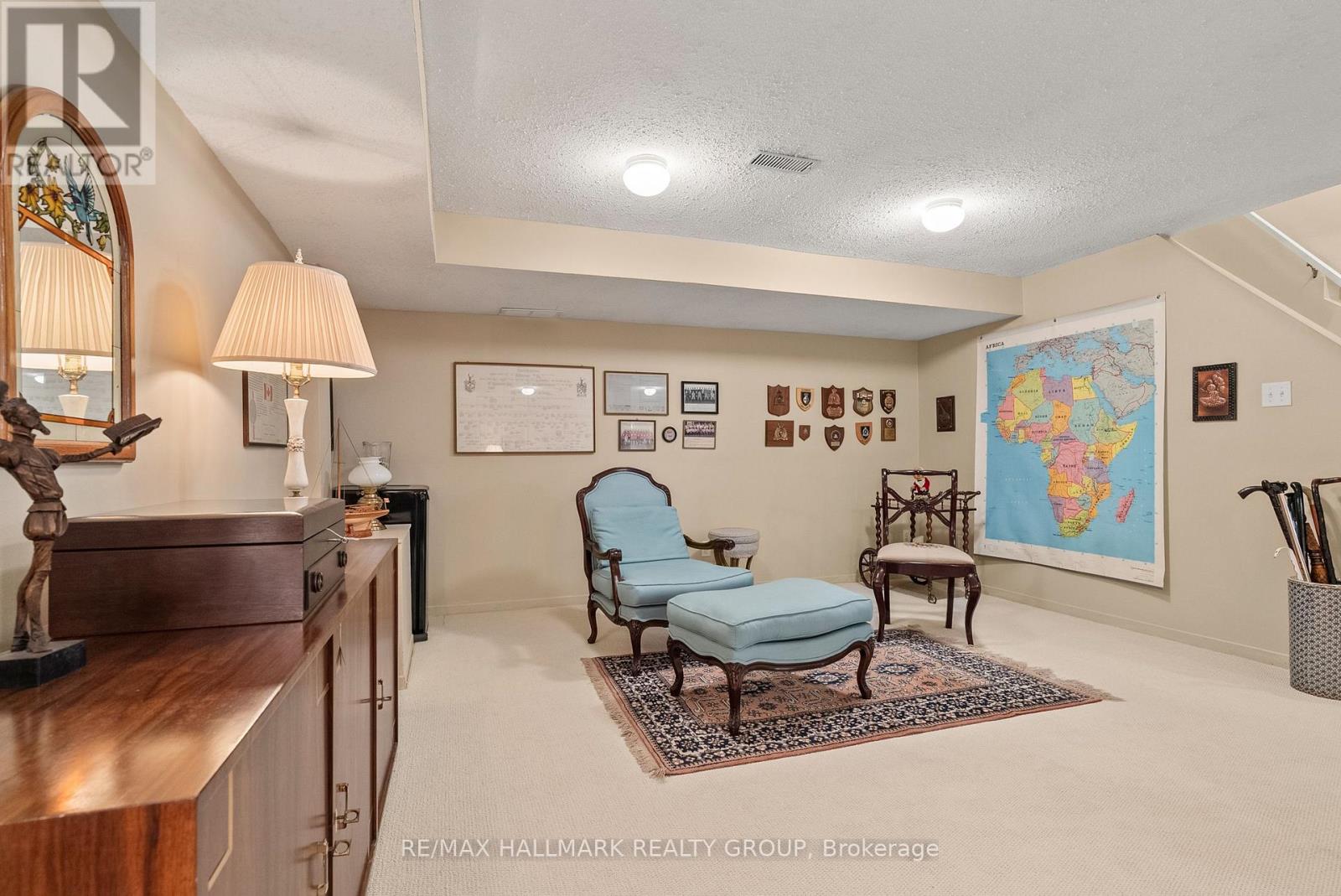 Photo 23 of 52 Knollsbrook Drive, Ottawa ON