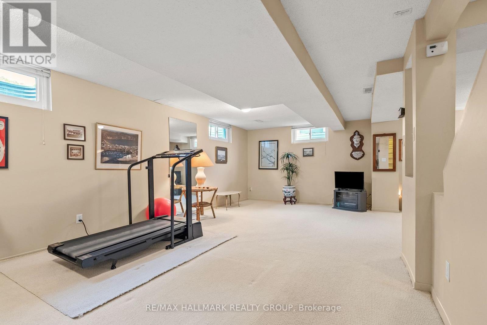 Photo 22 of 52 Knollsbrook Drive, Ottawa ON