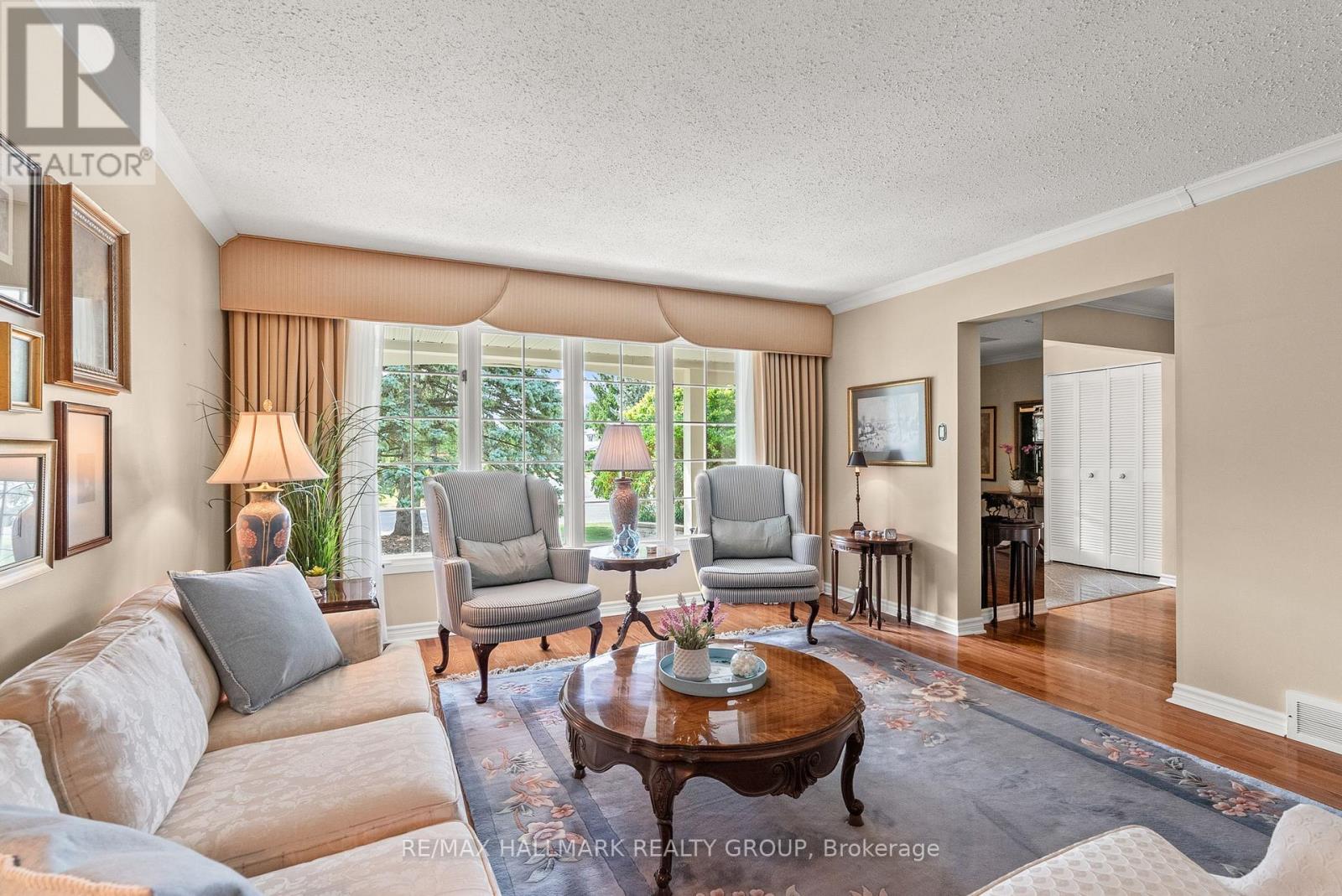 Photo 14 of 52 Knollsbrook Drive, Ottawa ON