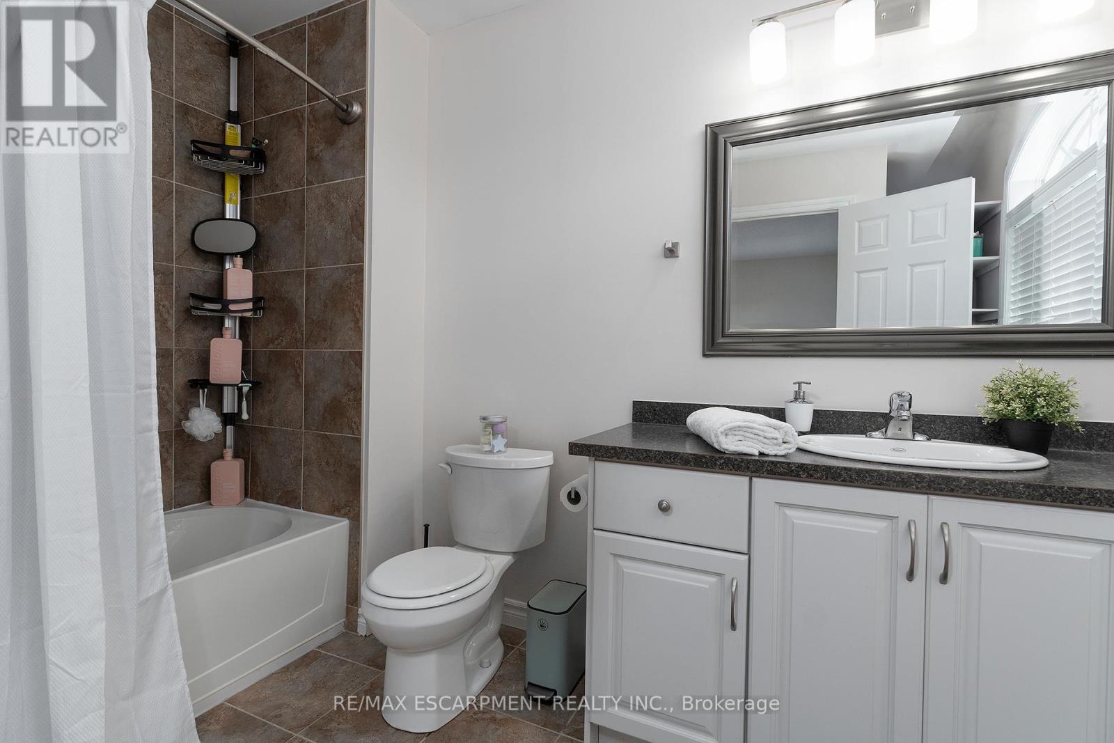 Photo 9 of 14 345 Glancaster Road, Hamilton ON