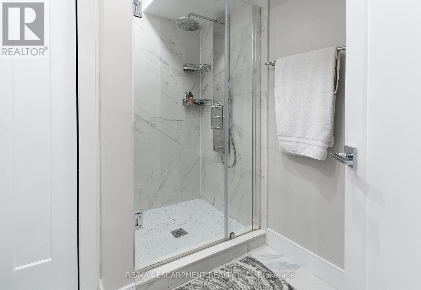 Photo 10 of 14 345 Glancaster Road, Hamilton ON