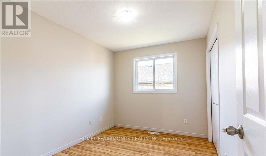 Photo 9 of 209 Thurman Circle, London East ON