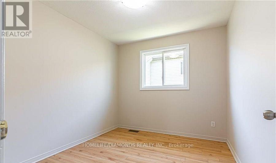 Photo 8 of 209 Thurman Circle, London East ON