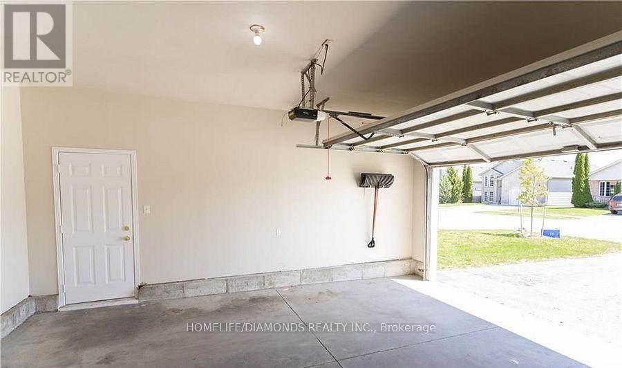 Photo 18 of 209 Thurman Circle, London East ON