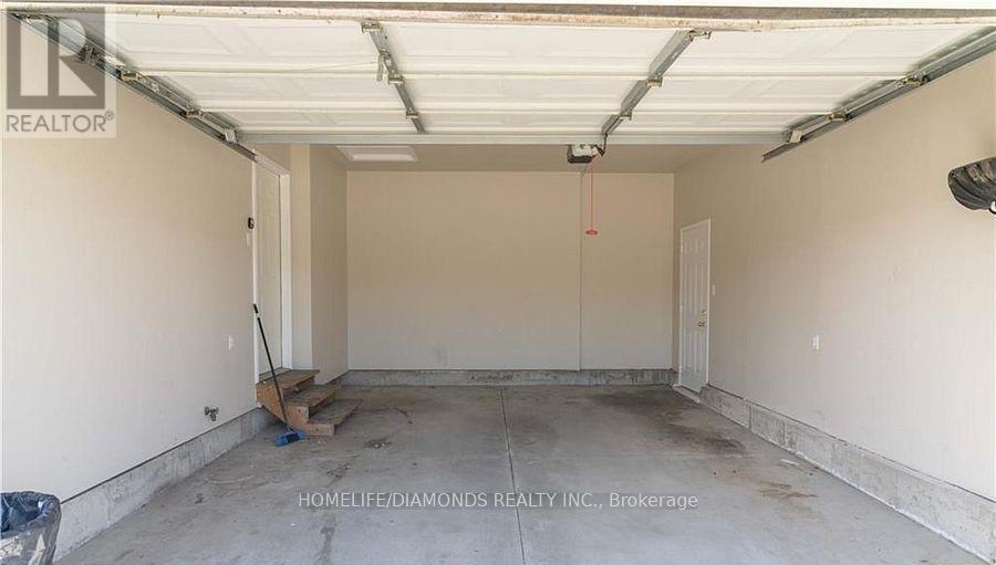 Photo 33 of 209 Thurman Circle, London East ON