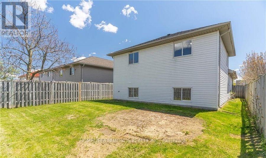 Photo 7 of 209 Thurman Circle, London East ON