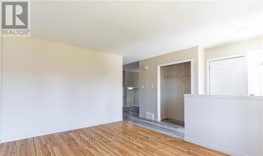 Photo 35 of 209 Thurman Circle, London East ON