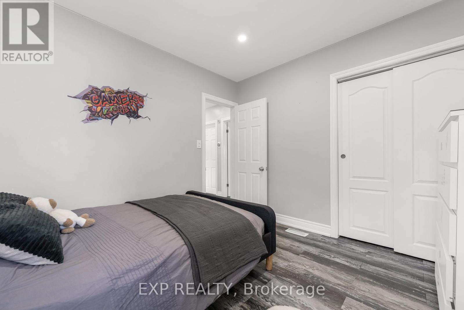 Photo 23 of 4382 Central Avenue, Lincoln ON