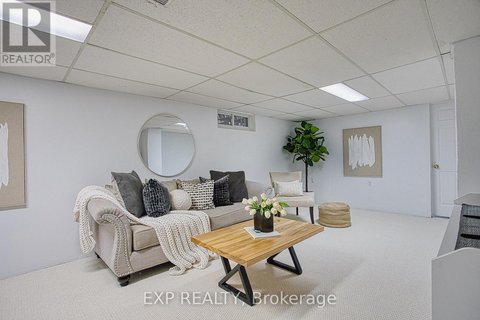 Photo 6 of 4382 Central Avenue, Lincoln ON