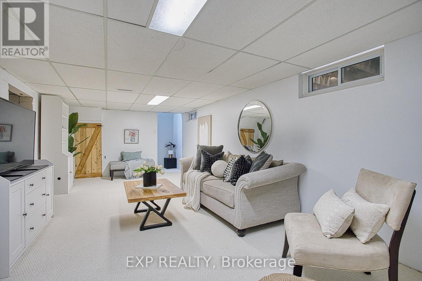 Photo 31 of 4382 Central Avenue, Lincoln ON