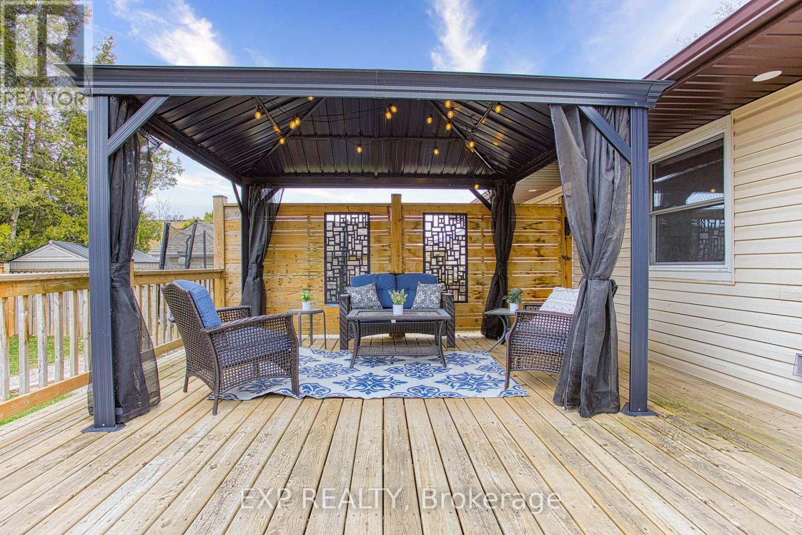 Photo 28 of 4382 Central Avenue, Lincoln ON