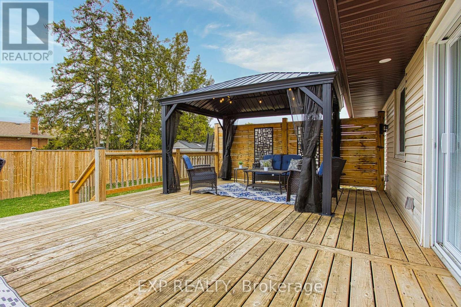 Photo 2 of 4382 Central Avenue, Lincoln ON