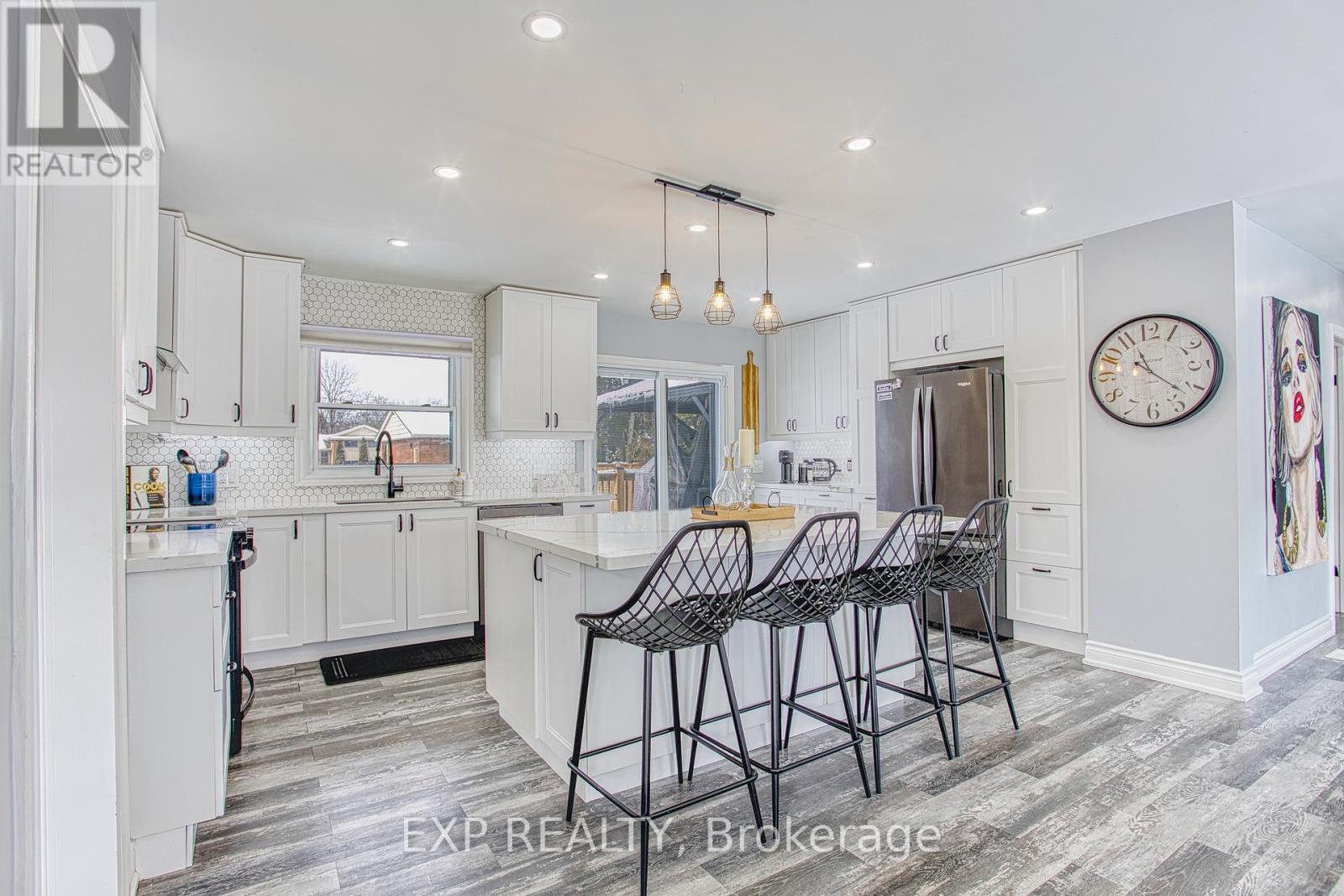 Photo 33 of 4382 Central Avenue, Lincoln ON