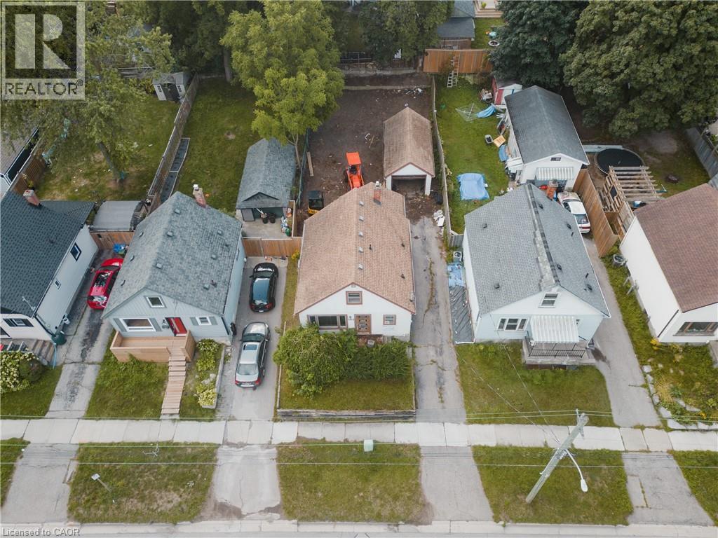 Photo 14 of 563 Wellington Street N, Kitchener ON