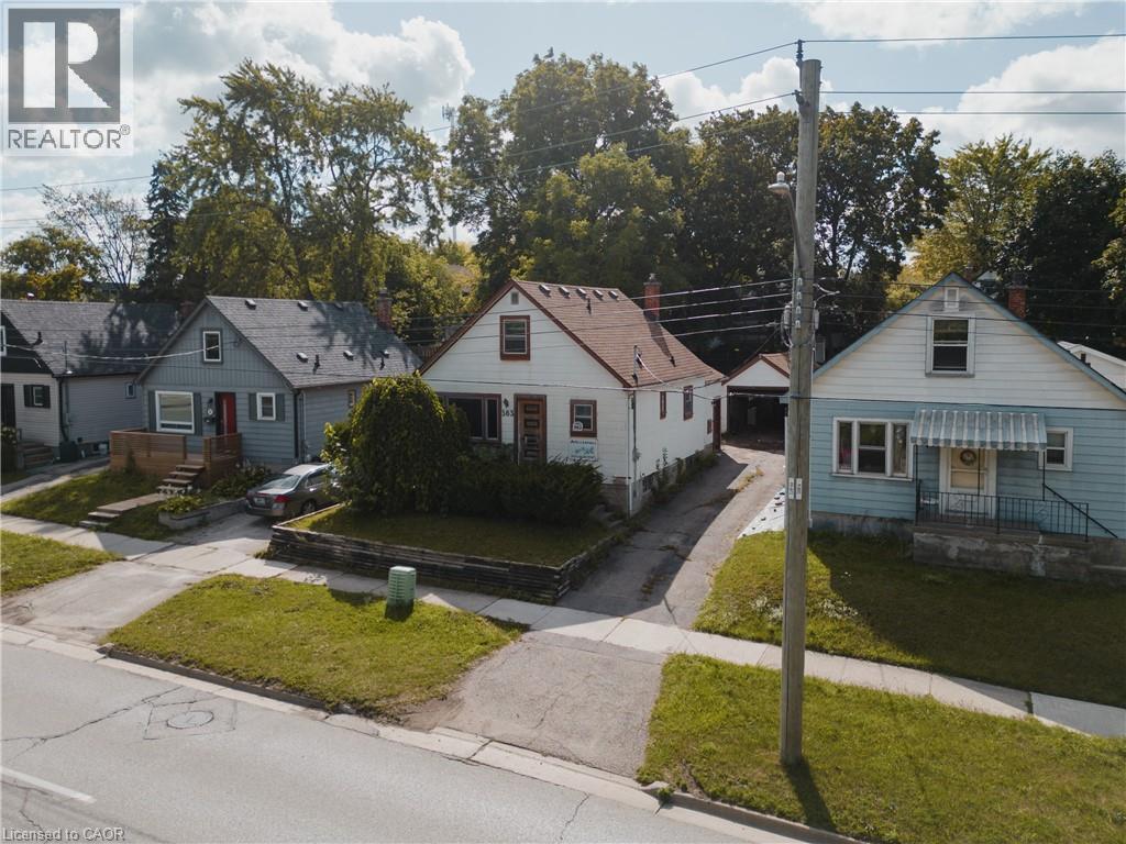Photo 2 of 563 Wellington Street N, Kitchener ON