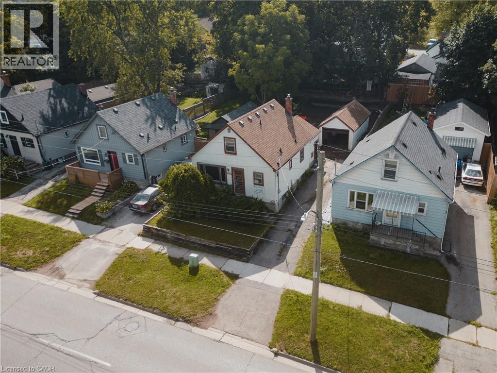 Photo 3 of 563 Wellington Street N, Kitchener ON