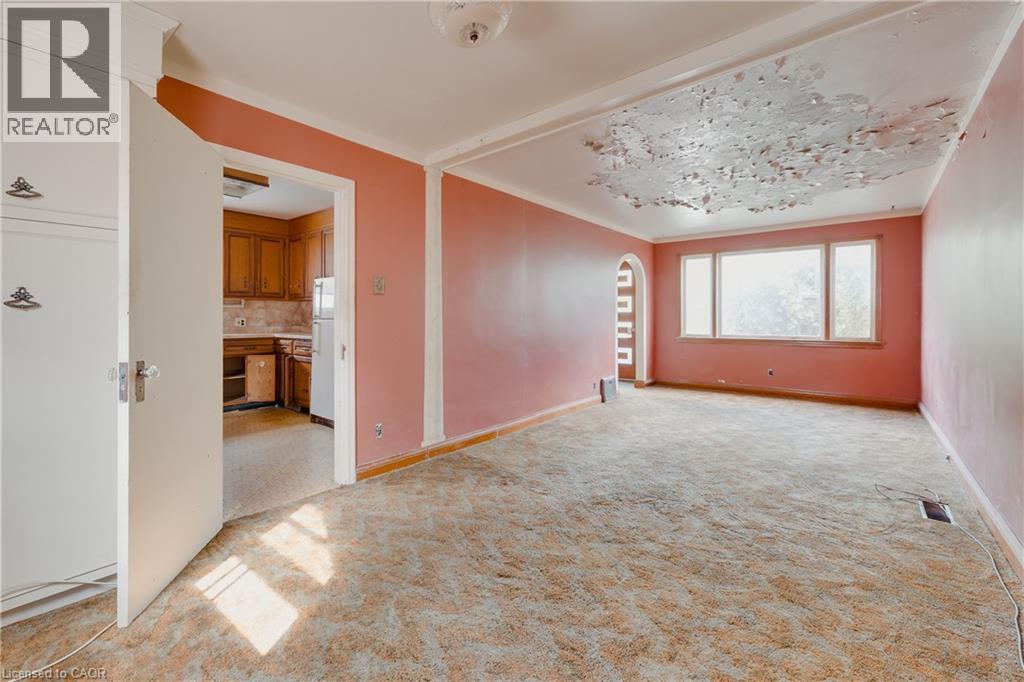 Photo 5 of 563 Wellington Street N, Kitchener ON