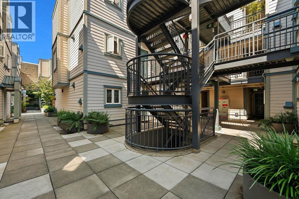 Photo 30 of 206 629 7th Avenue, Vancouver BC