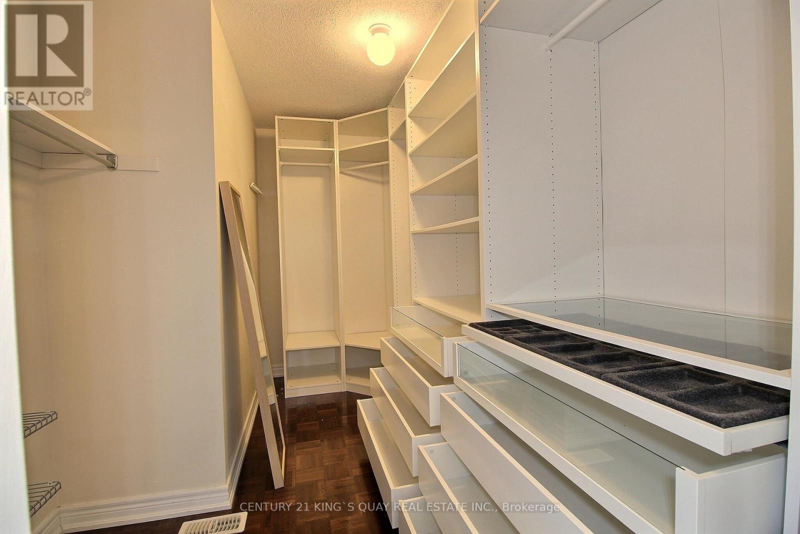 Single Family House for Sale in  LAUDERDALE DRIVE Vaughan (Patterson) 