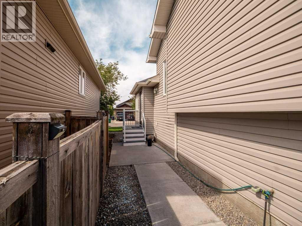 Photo 6 of 461 Lynx Terrace N, Lethbridge AB