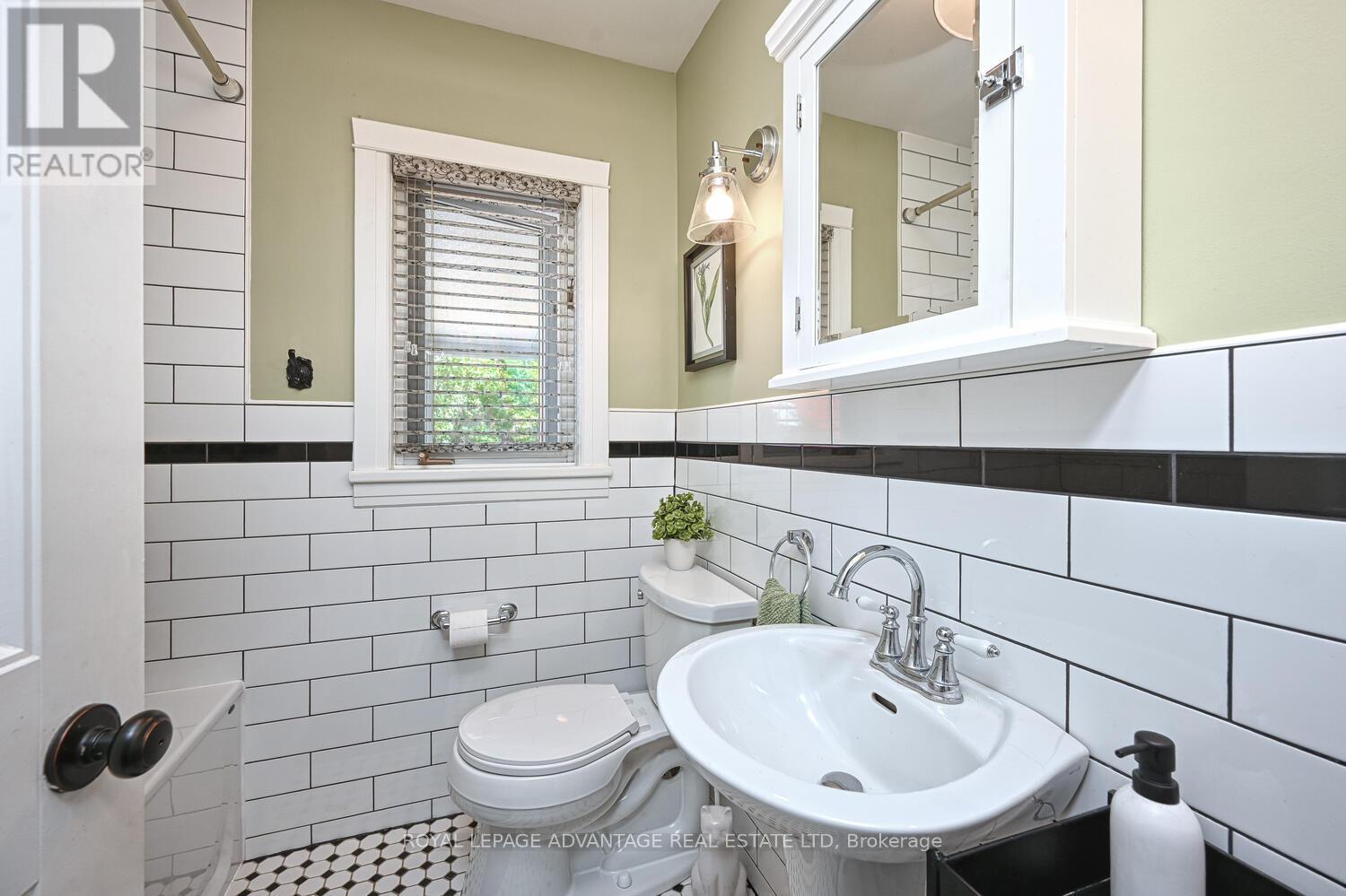 Photo 11 of 67 Jasper Avenue, Smiths Falls ON