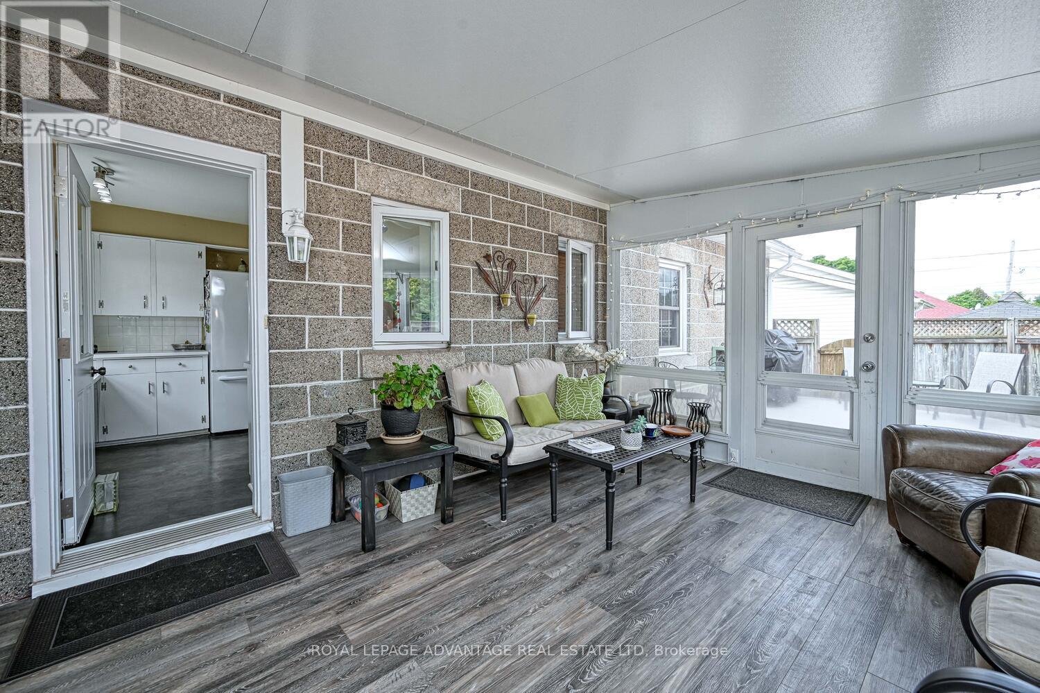 Photo 16 of 67 Jasper Avenue, Smiths Falls ON