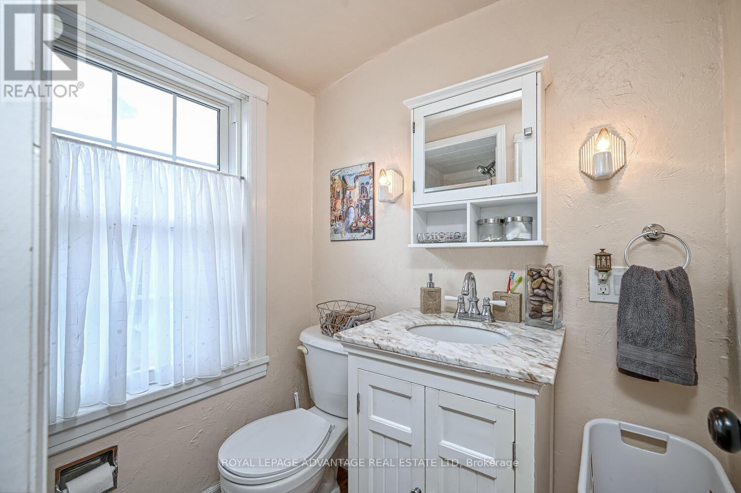 Photo 18 of 67 Jasper Avenue, Smiths Falls ON