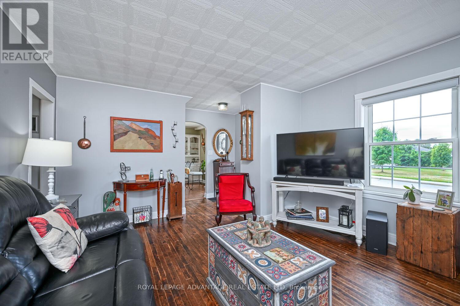 Photo 5 of 67 Jasper Avenue, Smiths Falls ON