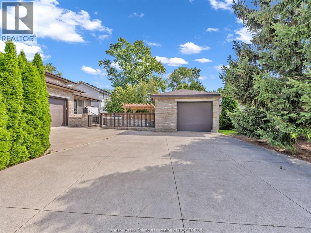 Photo 24 of 11965 Riverside Drive East, Windsor ON