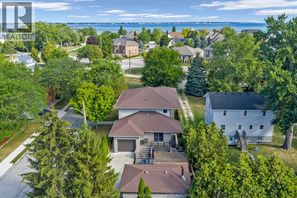 Photo 8 of 11965 Riverside Drive East, Windsor ON