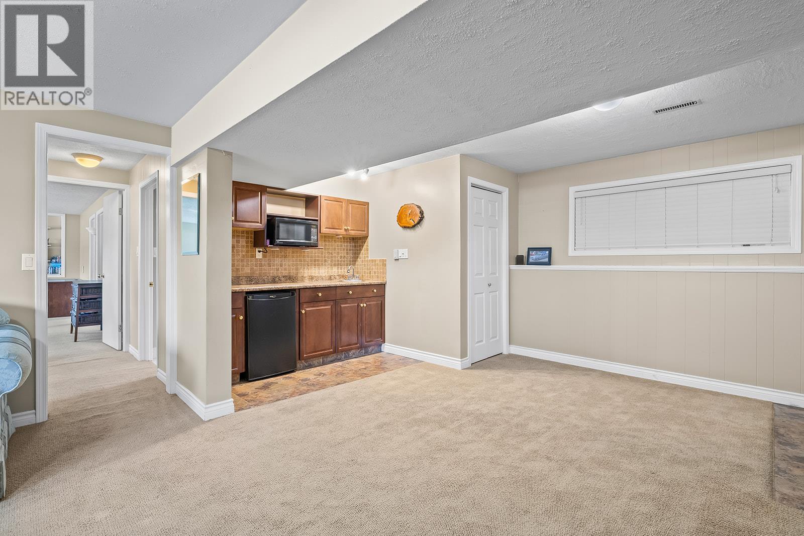 Photo 28 of 1085 Tamarack Drive, Kelowna BC