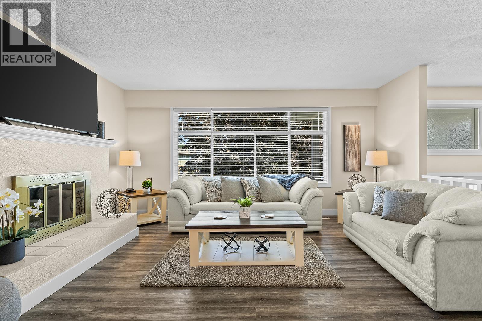 Photo 8 of 1085 Tamarack Drive, Kelowna BC